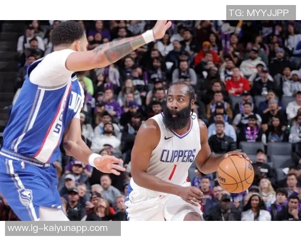 快船三巨头同场14分钟展现默契轻松净胜对手3分 快船三巨头同场14分钟展现默契轻松净胜对手3分