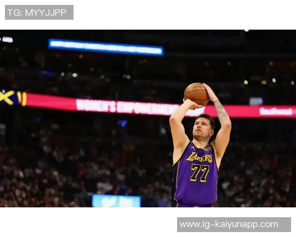 湖人和东契奇曾向雄鹿探询交易字母哥的可能性